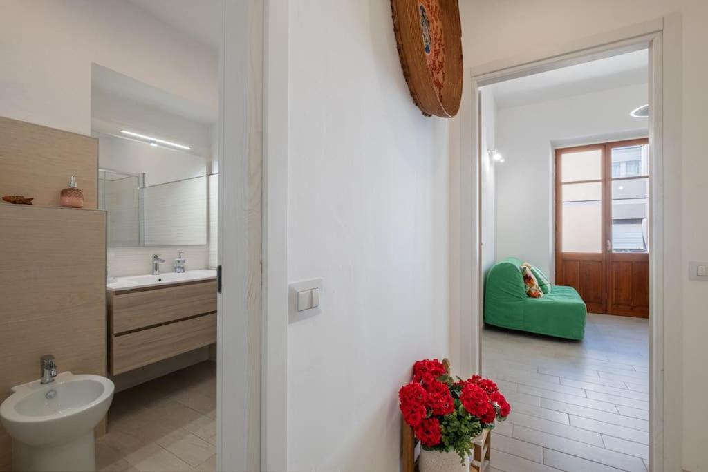 Casa Ofride -Centro-Poetto 10 Min-Wi-Fi-Netflix 1