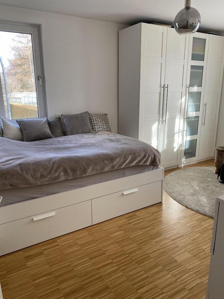 Beautiful 3-Bed Apartment in Munchen 2