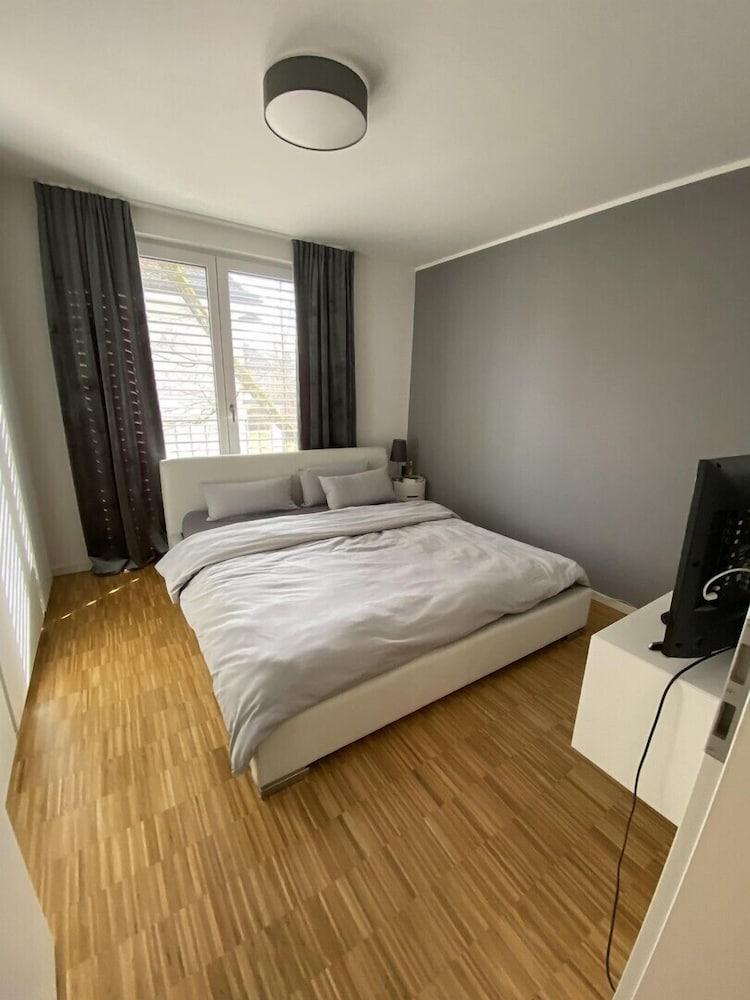 Beautiful 3-Bed Apartment in Munchen 1