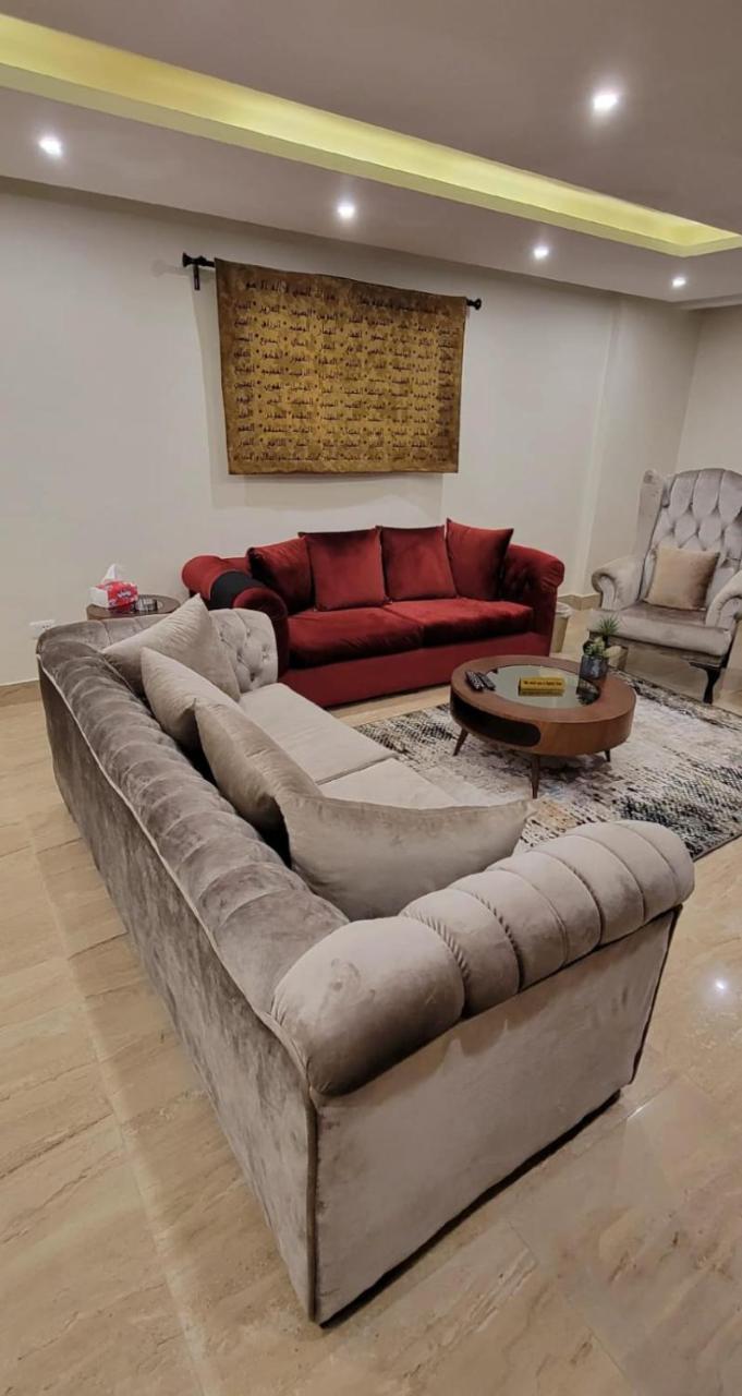 Luxury Apartments, Mohandiseen 502