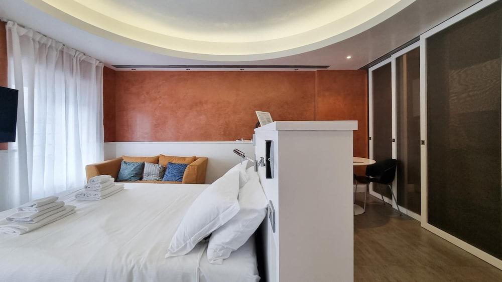 Italianway - Corso Venezia 7 - Nabucco 2