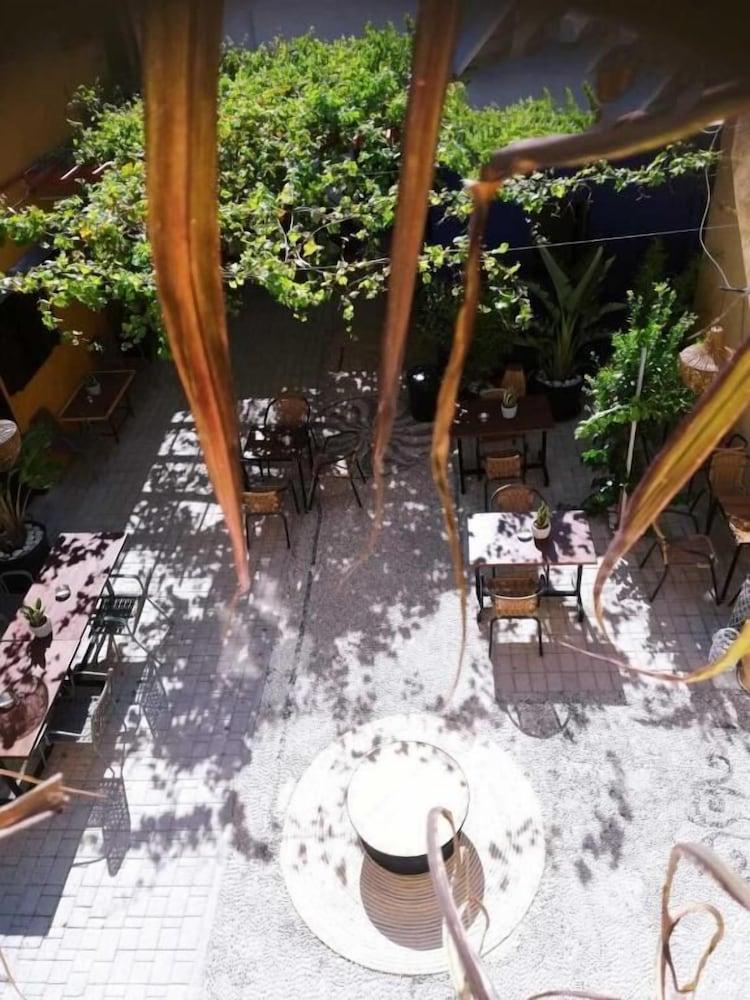 Rhodes Youth Hostel (Adults only) 1