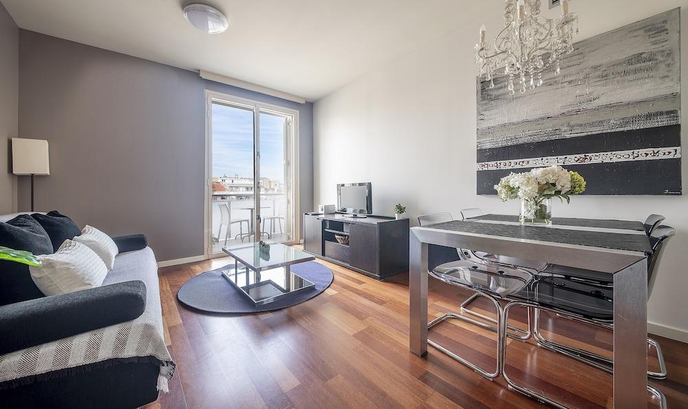 You Stylish City Center 2 1