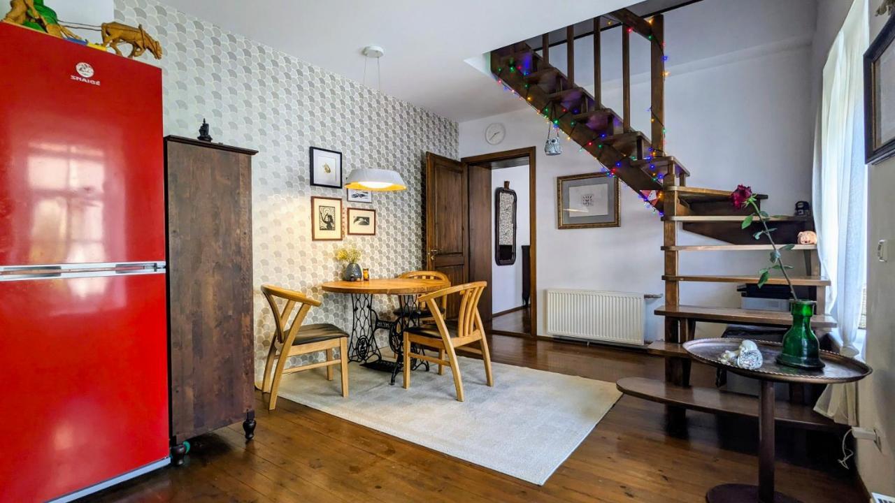 Spacious 60 Sqm Old Town Apartment with Free Parking