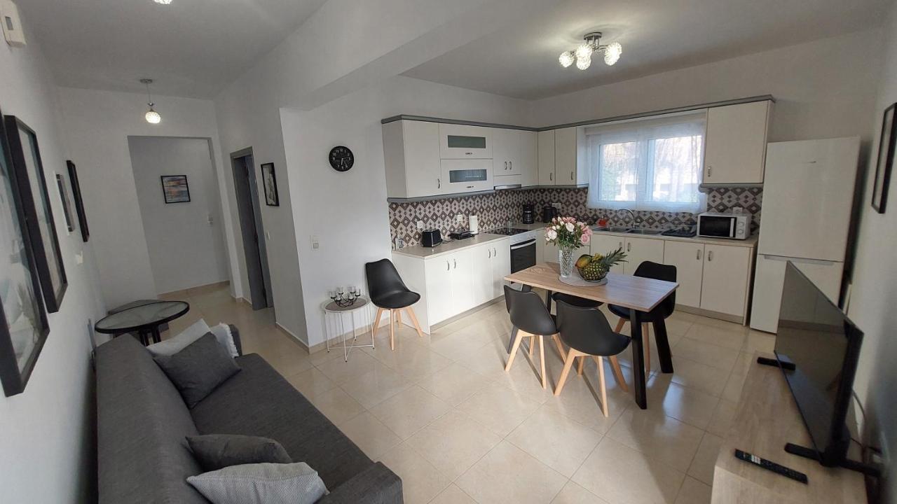 George & Chrysi Apart 2