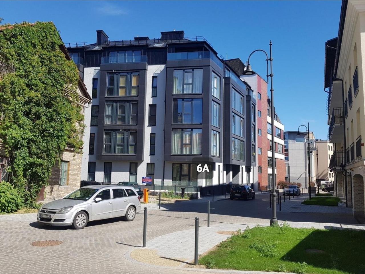 Happy Inn Brilliant Old Town Self Check In, Underground Parking, Terrace 1