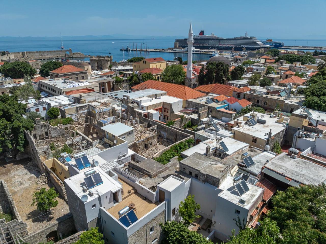 Elia Suites - Old Town