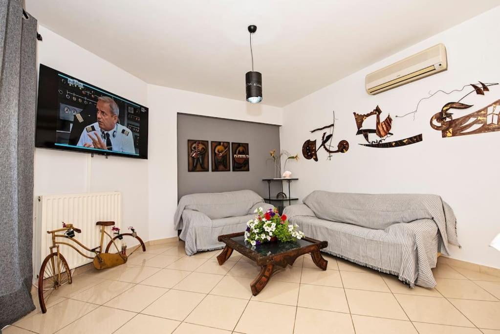 Avant Garde Downtown Apartment 1