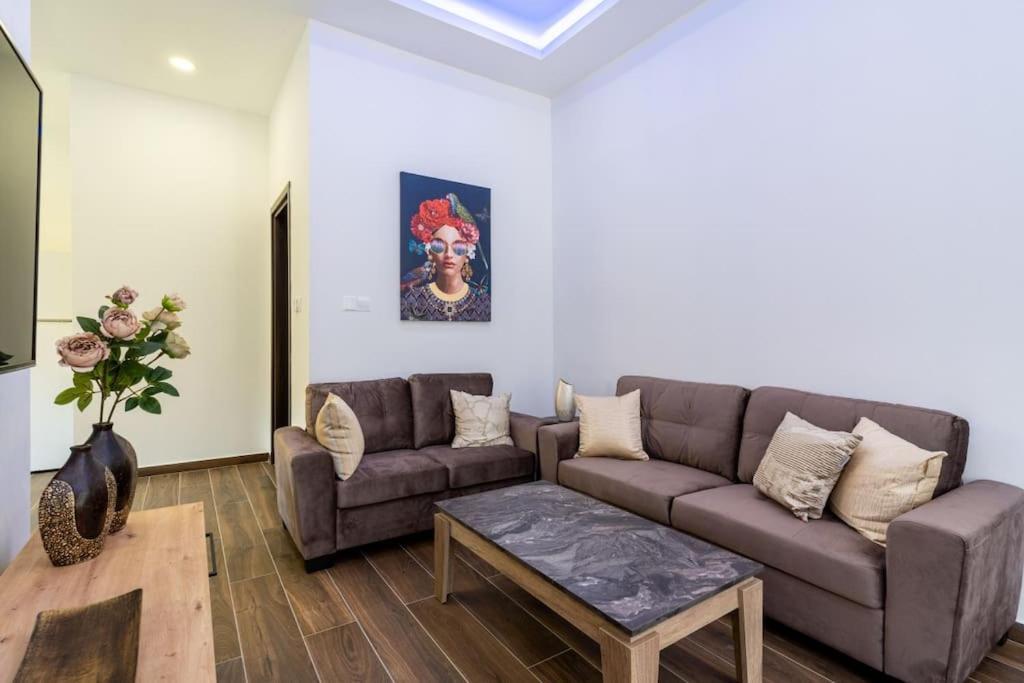 Aura 2-Bedroom Apartment in Larnaca