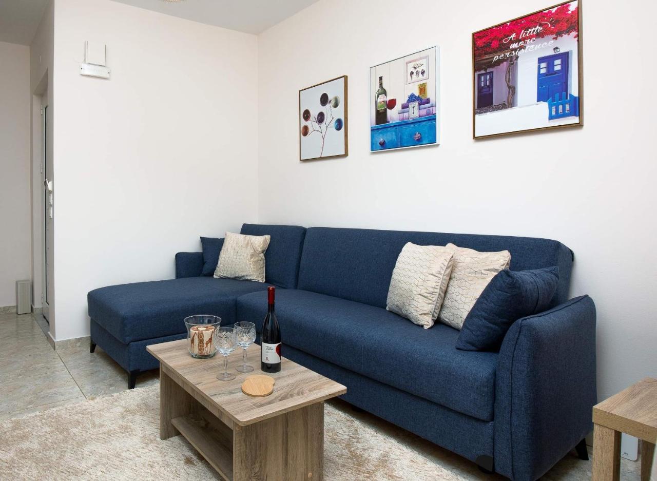 Bon Bonheur Apartments (Adults Only) 2