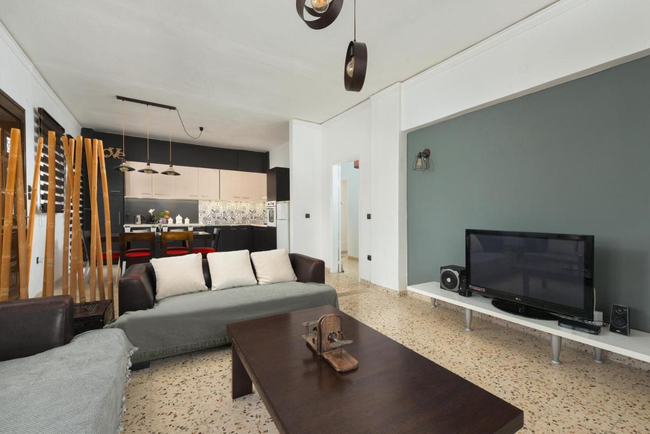 Cozy City Apartment 1