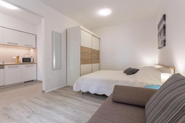 Apartment R&R (Adults Only) 2