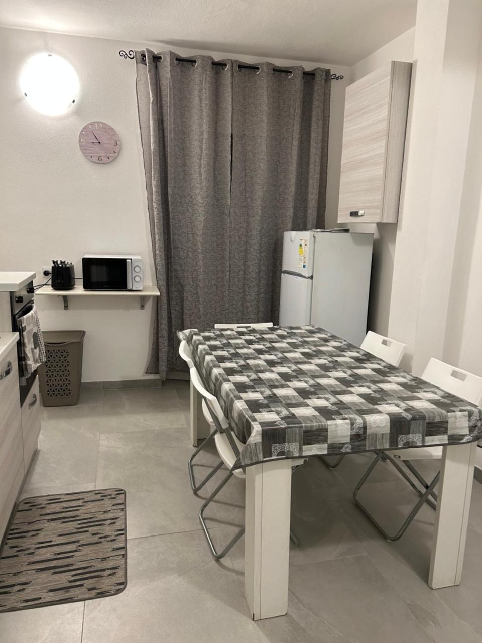 Piccola Flo Rooms (Adults Only) 1