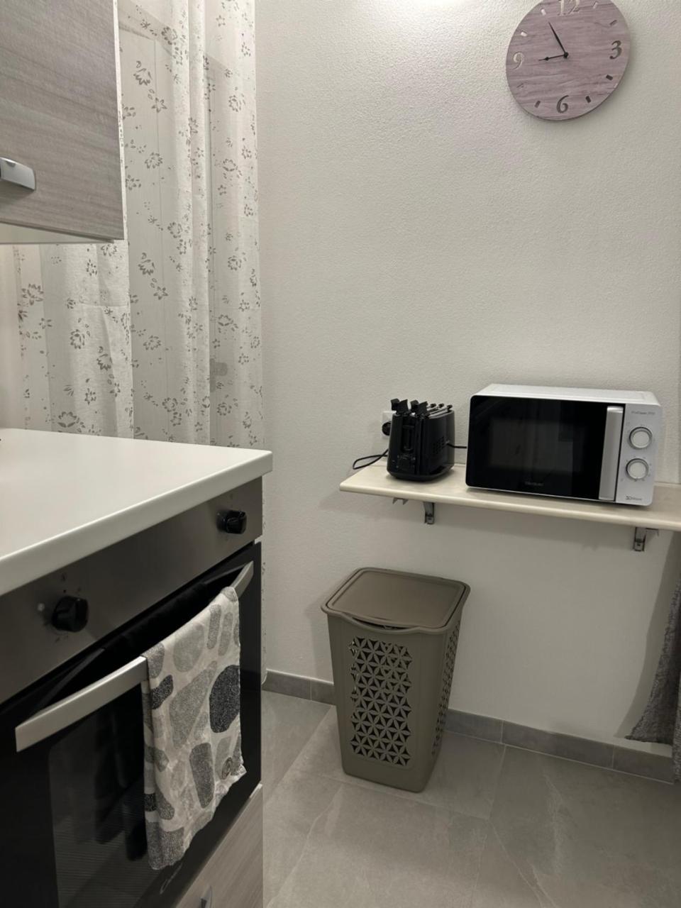 Piccola Flo Rooms (Adults Only) 2