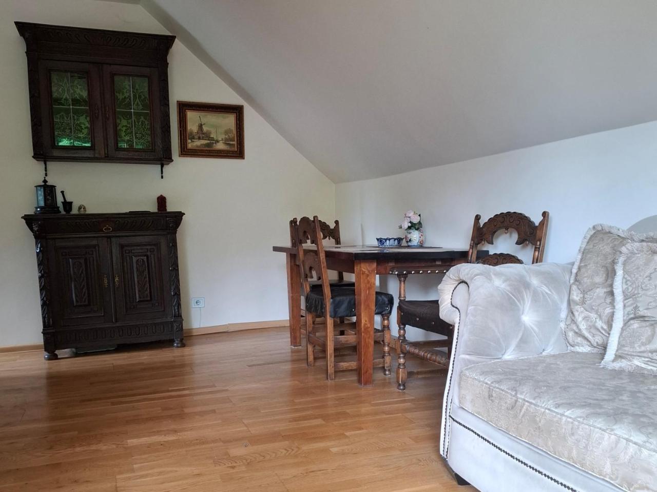 Apartment Near the Old Town