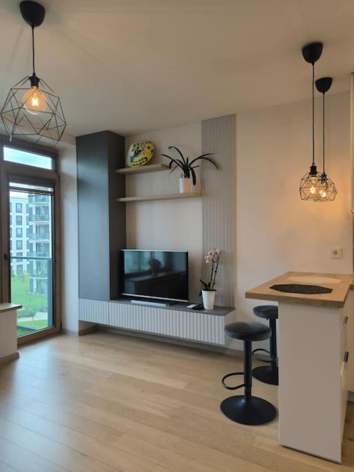 Modern Urban Retreat & Private Parking 1