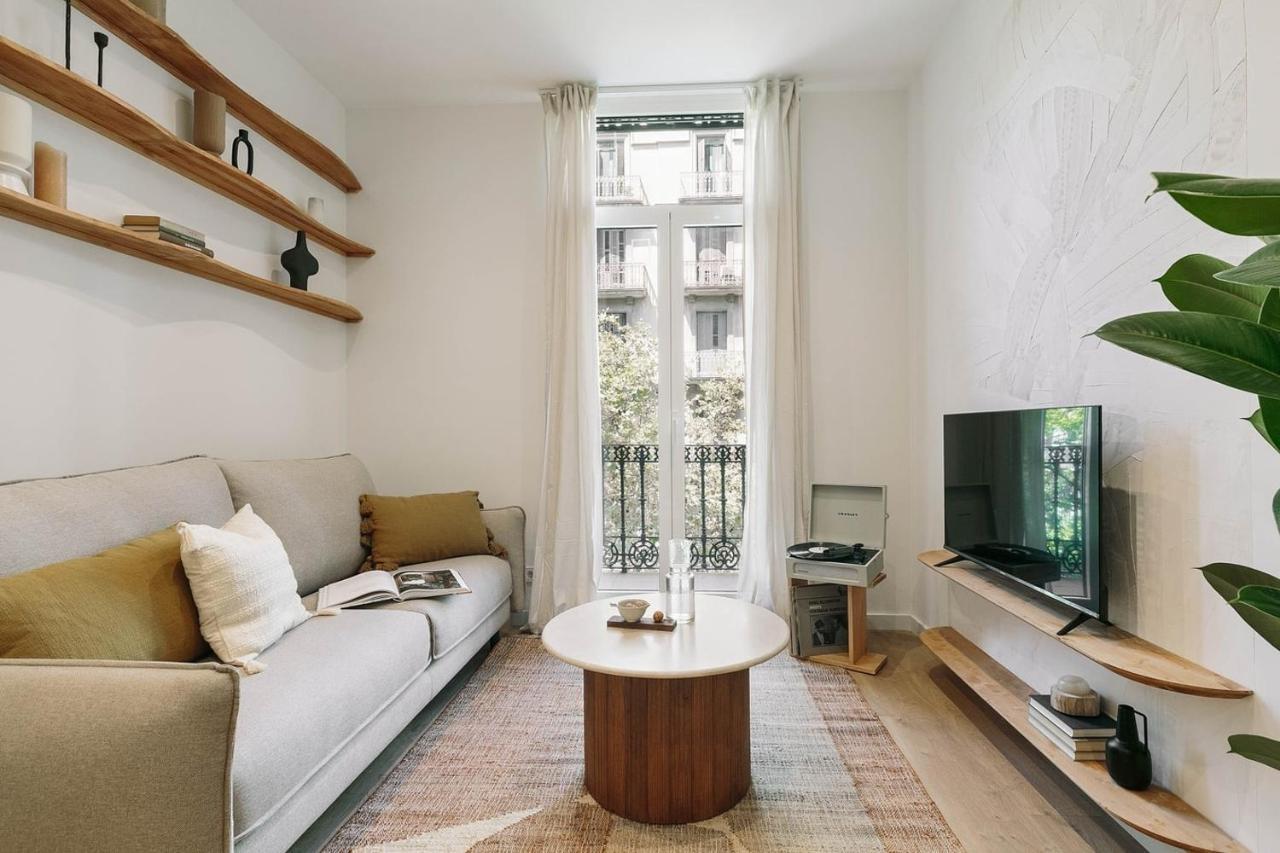 Pontone - 2 Bedrooms And Balcony in Eixample Dreta 2