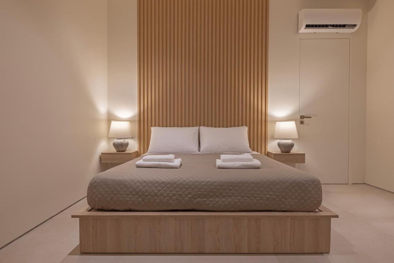 Earthy Haven-Minimalist Luxury Studio & Hot Tub 1