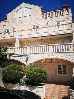 City Apartments Lani