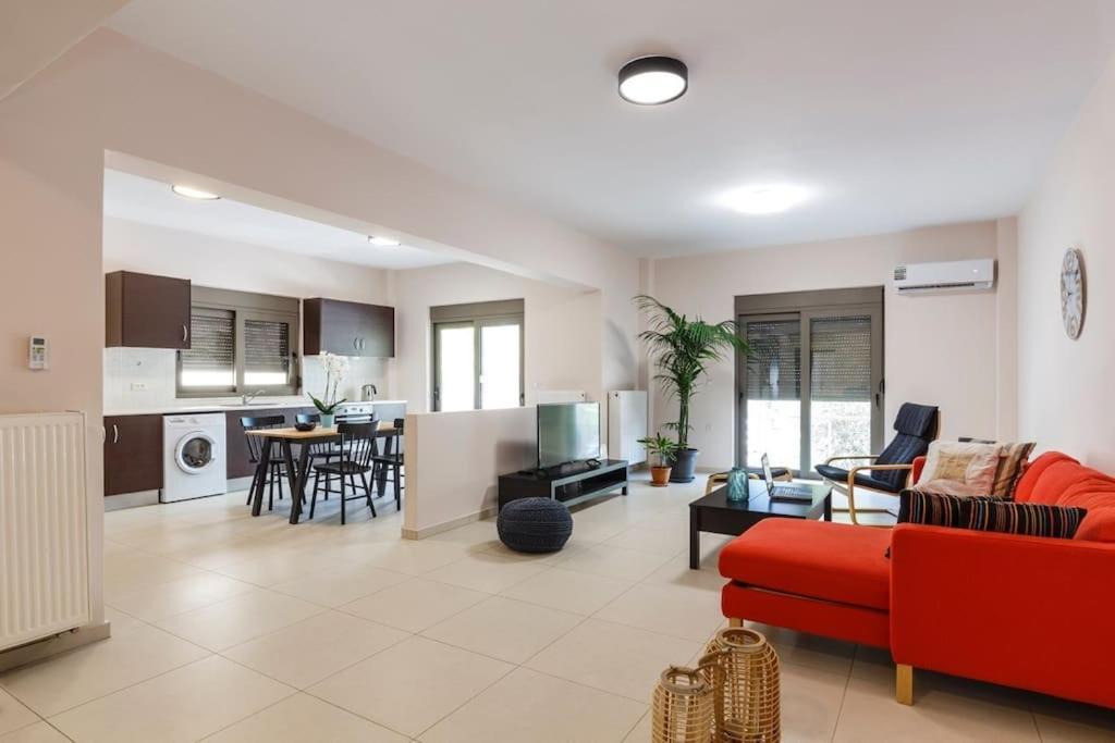 J&G Rhodes City Flat (Adults Only)