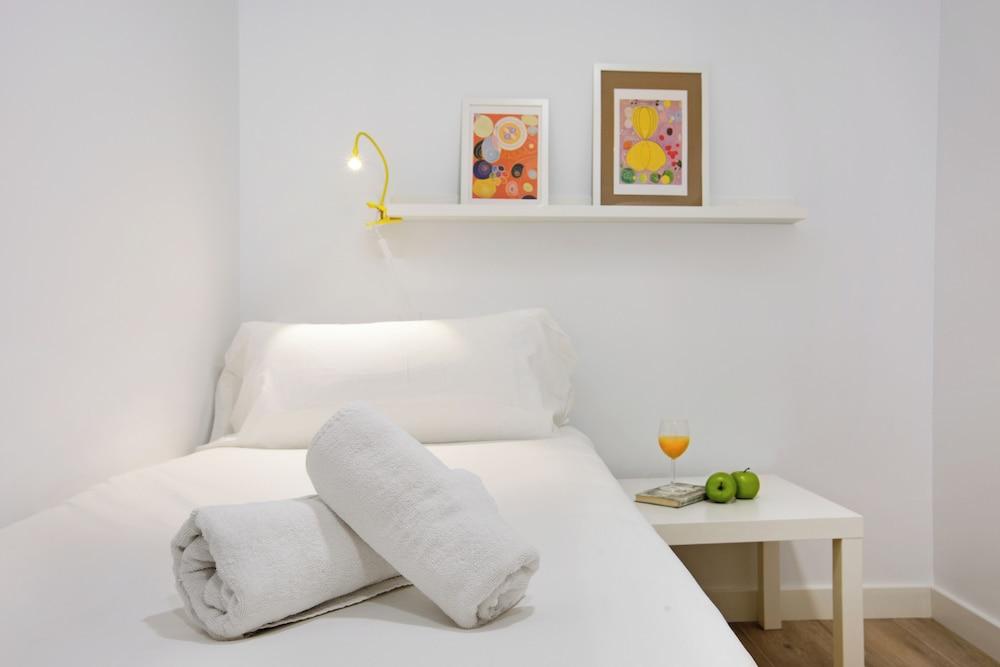 Stay U-Nique Apartments Fabra I Puig 1