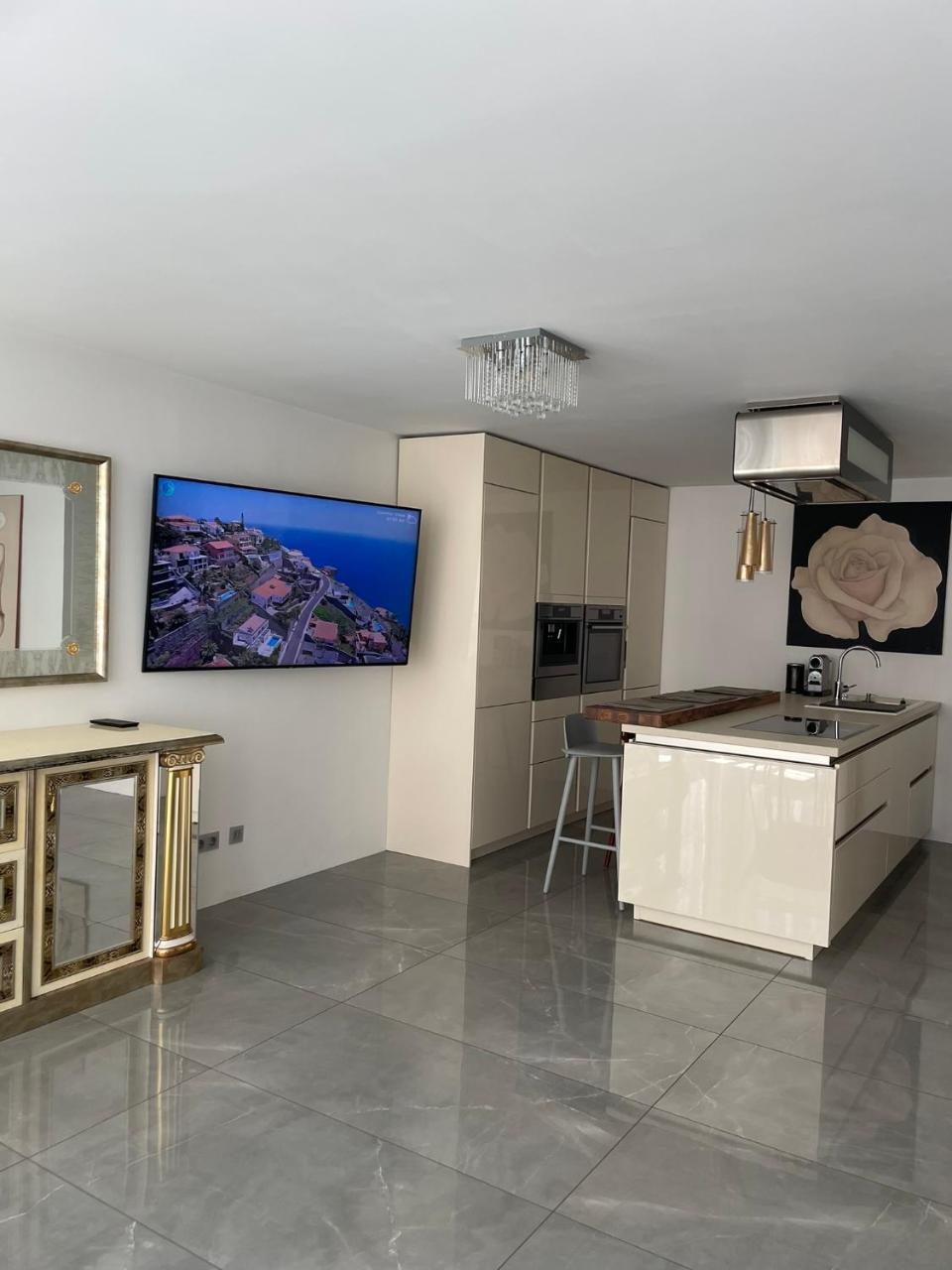 Luxurious 2 Bedroom Apartment Old City 1