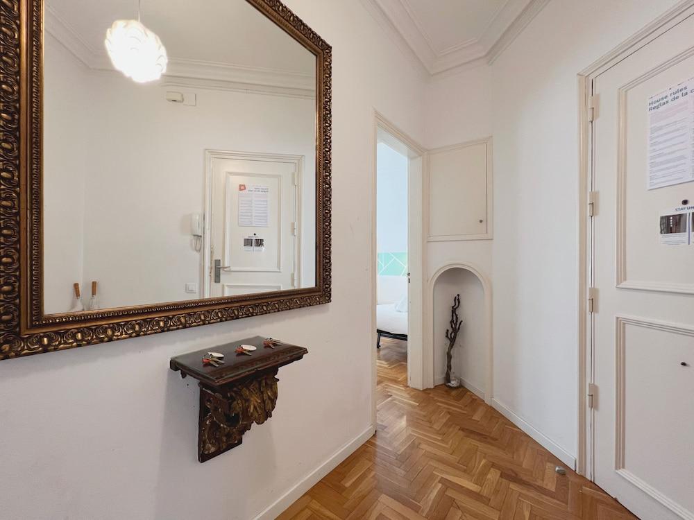 Stay U-Nique Apartments Roger Lluria 2