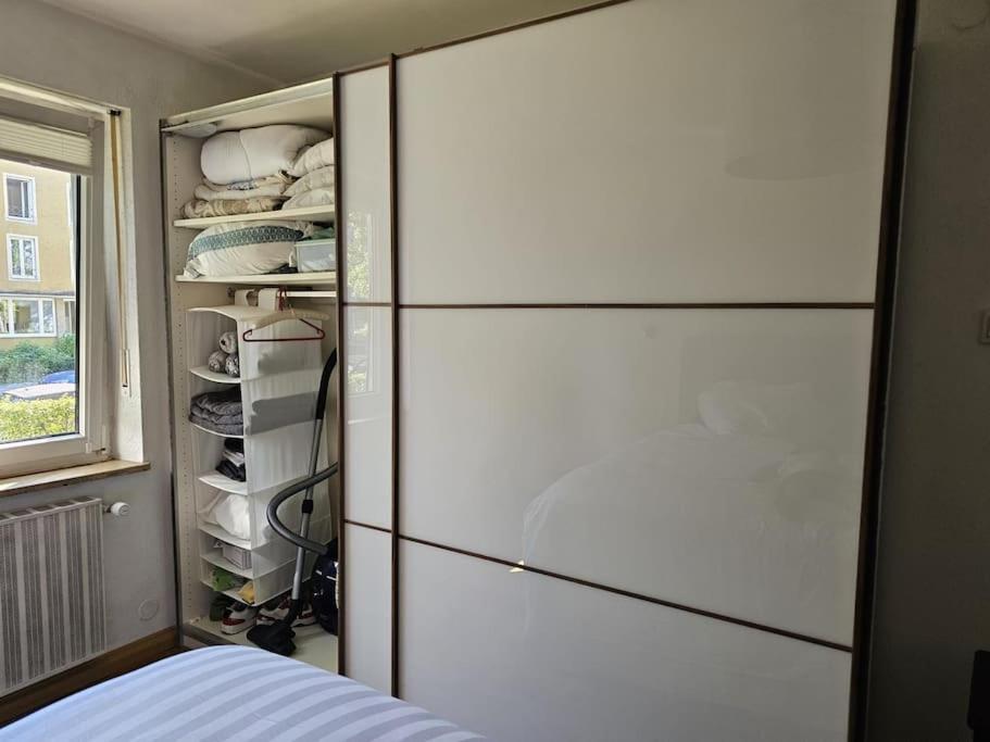 Bright, Comfy Flat, Top Location (Adults Only) 2