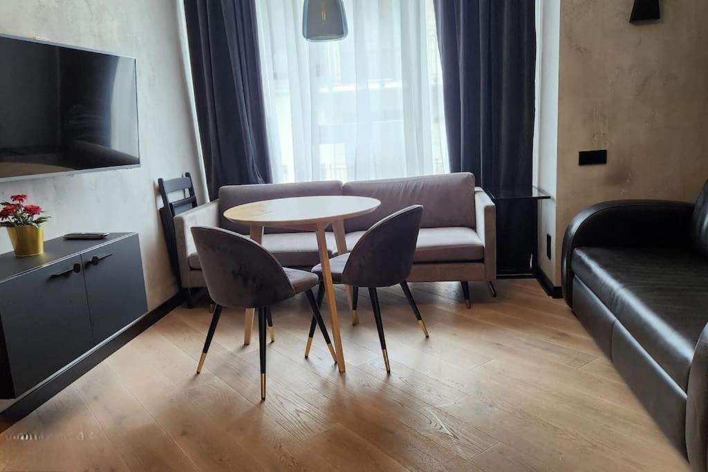 Happy Inn Exclusive Studio, Self Check In, Parking 2