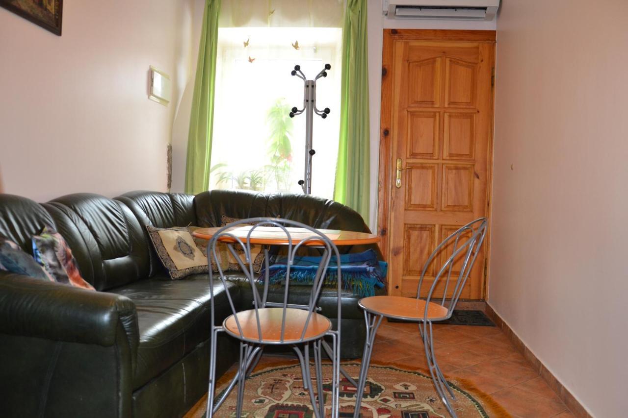 Danarent Apartment 1