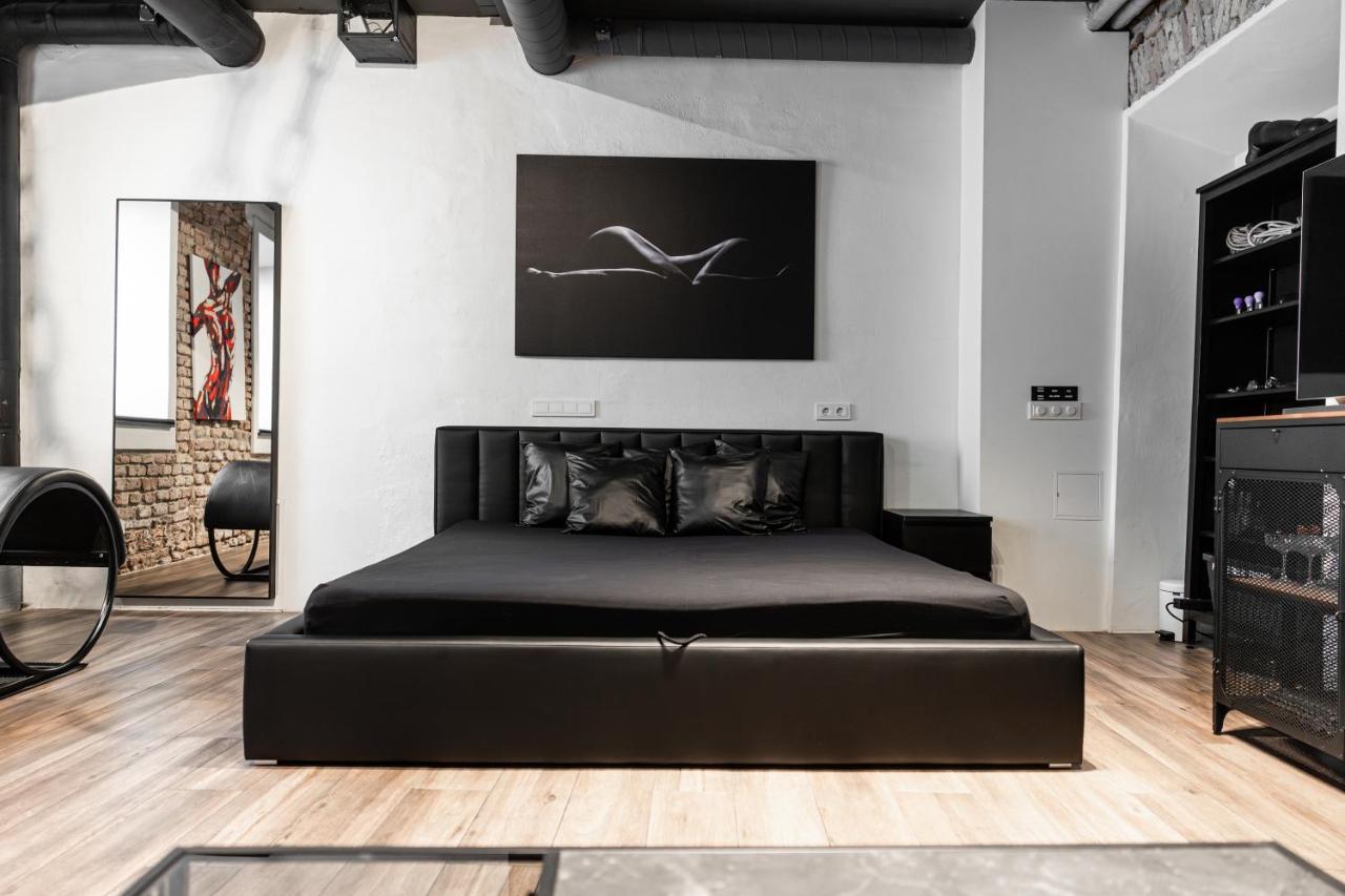 Bdsm Black Apartments (Adults Only) 1