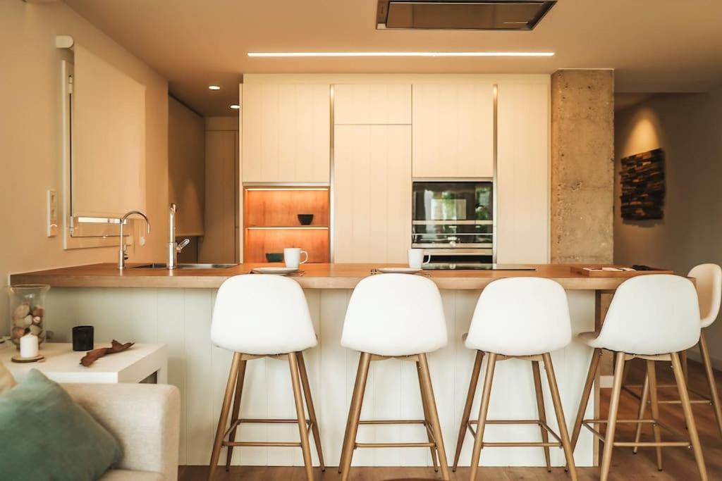 Seahomes Vacations - Seafront Brand New Apt with Pkg 1