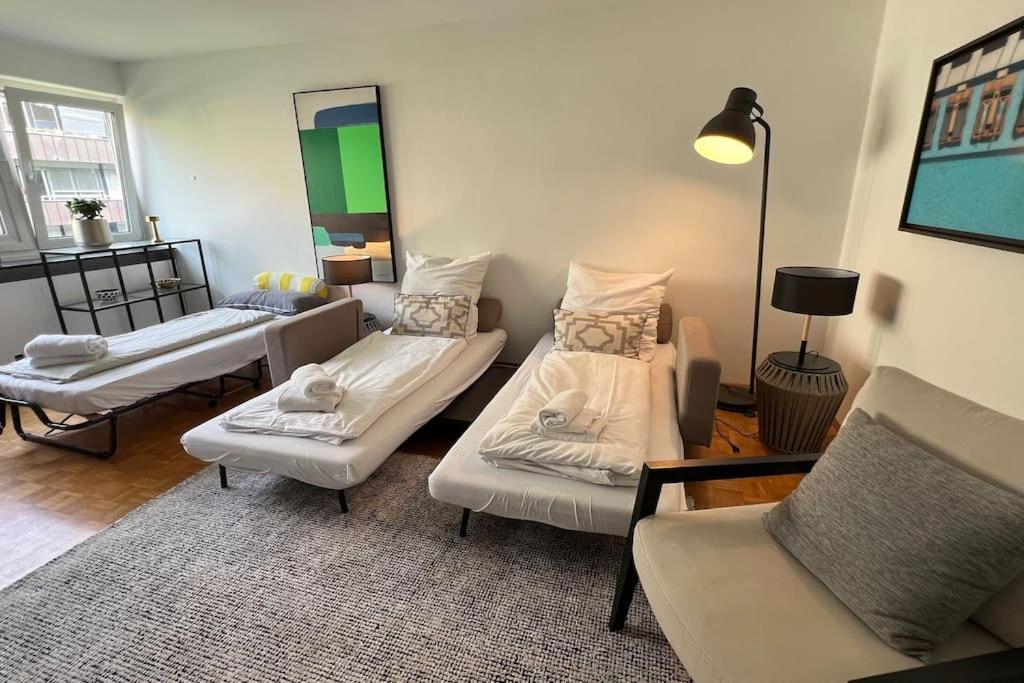 2 Br- New, Cozy Apartment for 5 People