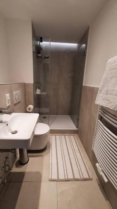 2 Br- New, Cozy Apartment for 5 People 1