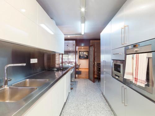 Classic Executive Bonanova Apartment 2