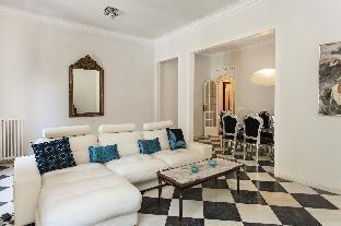 1229 - Awesome City Center Apartment with Terrace