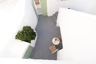 White Orchid Cave House & Studio 2