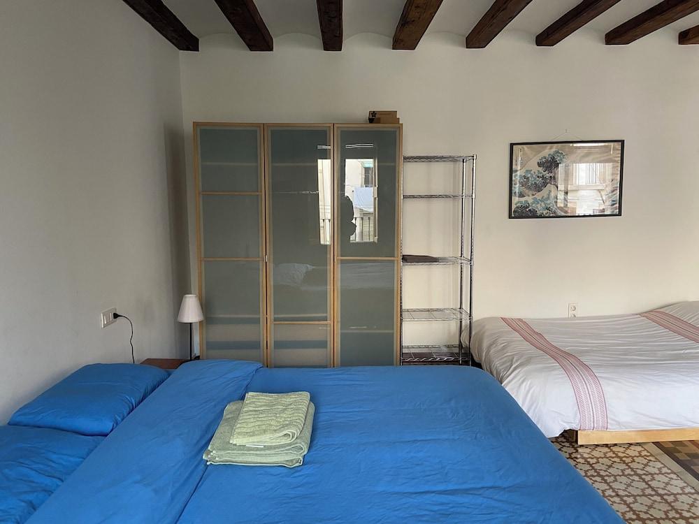 Lovely 2-Bed Apartment in Barcelonas Best Location 1