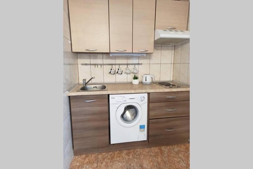 9th Floor Amazing View Central Studio Apartment 2