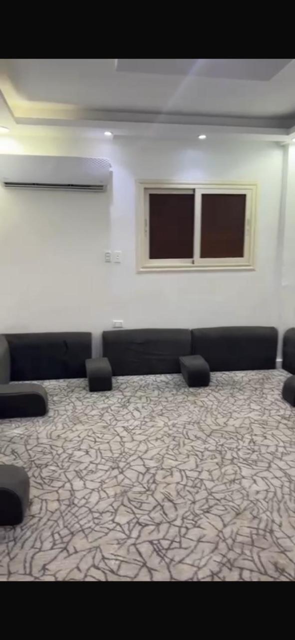 شقة في الدقي 2