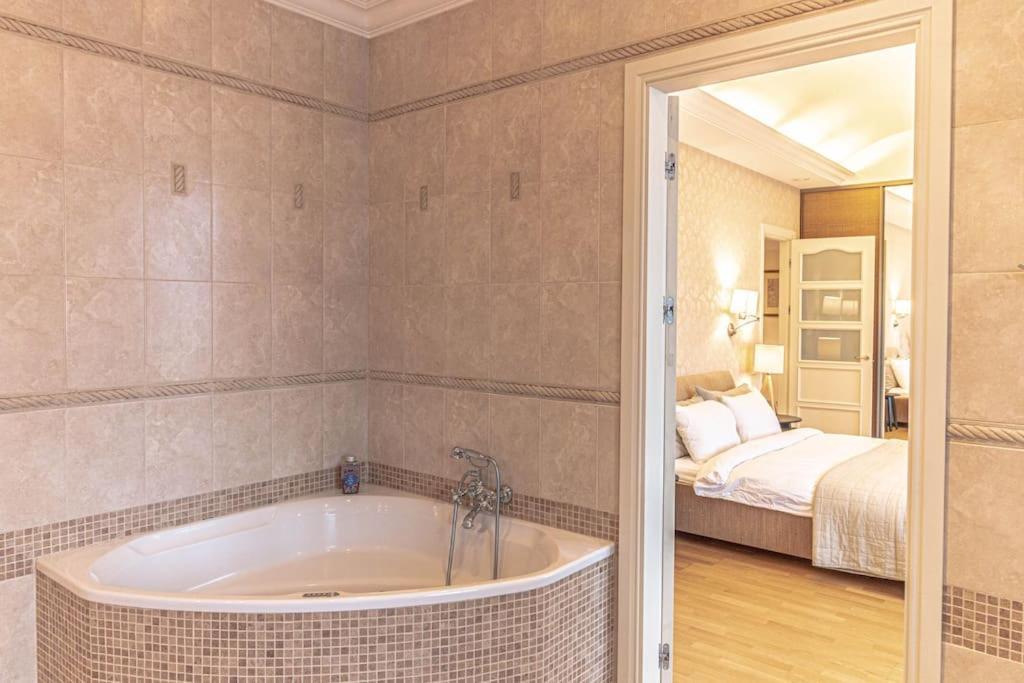 Luxury & Best Location 1