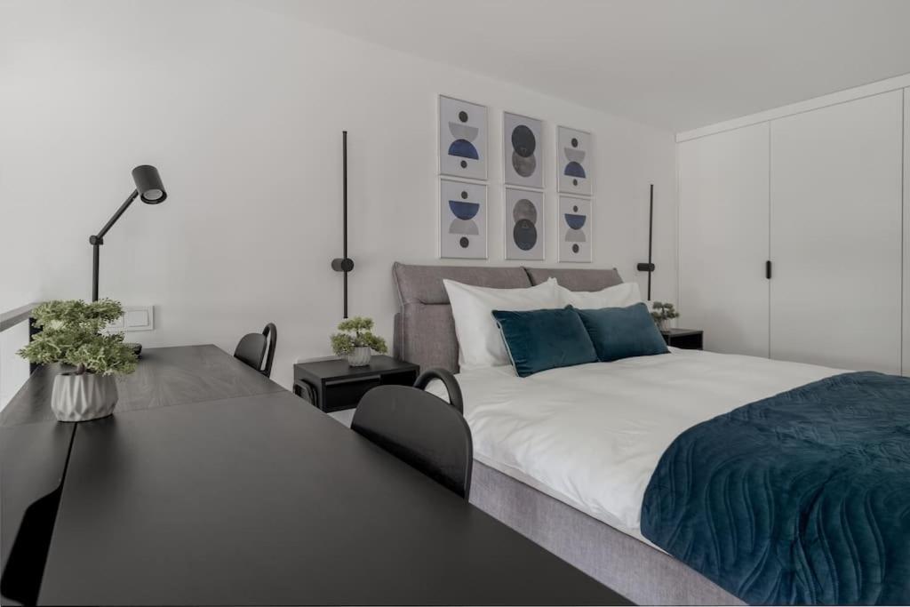 Loft 59 with Free Parking 1