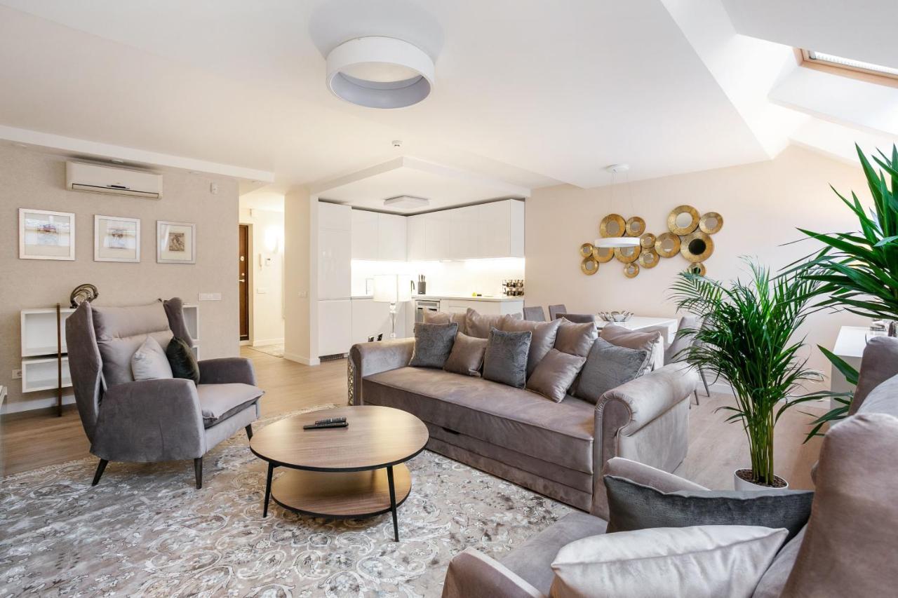 Luxury for Everyone - Hills Park Lux Apartments 1 2