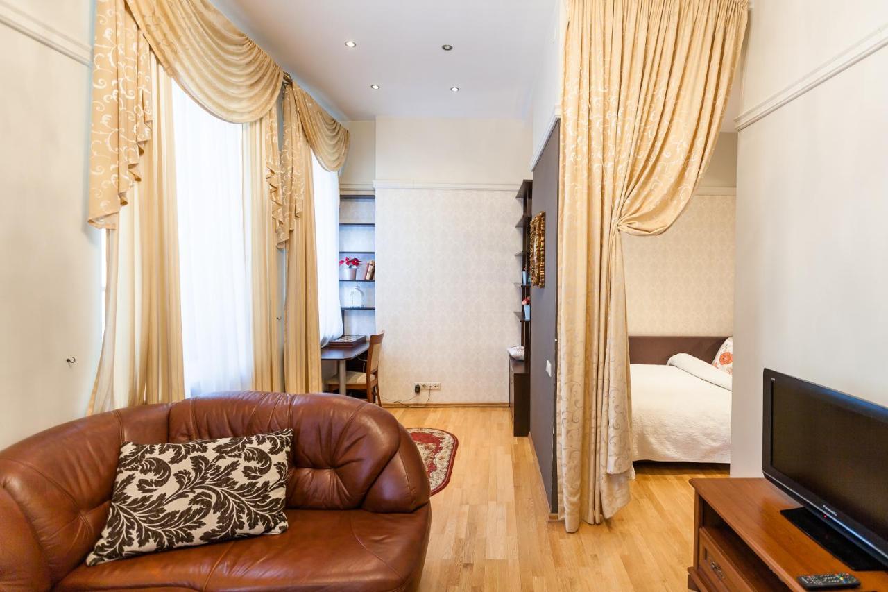 Central Apartments 1 X Free Parking X Self Check in 2