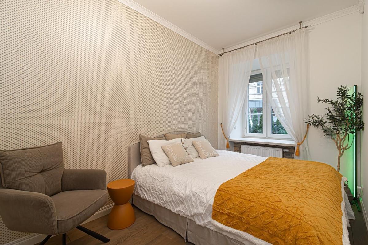 Old Town Apartment on Quiet Private Street (Adults Only) 1