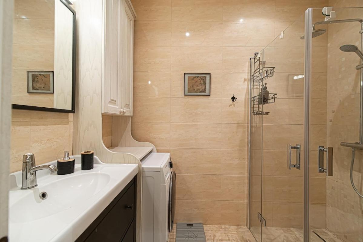 Old Town Apartment on Quiet Private Street (Adults Only) 2