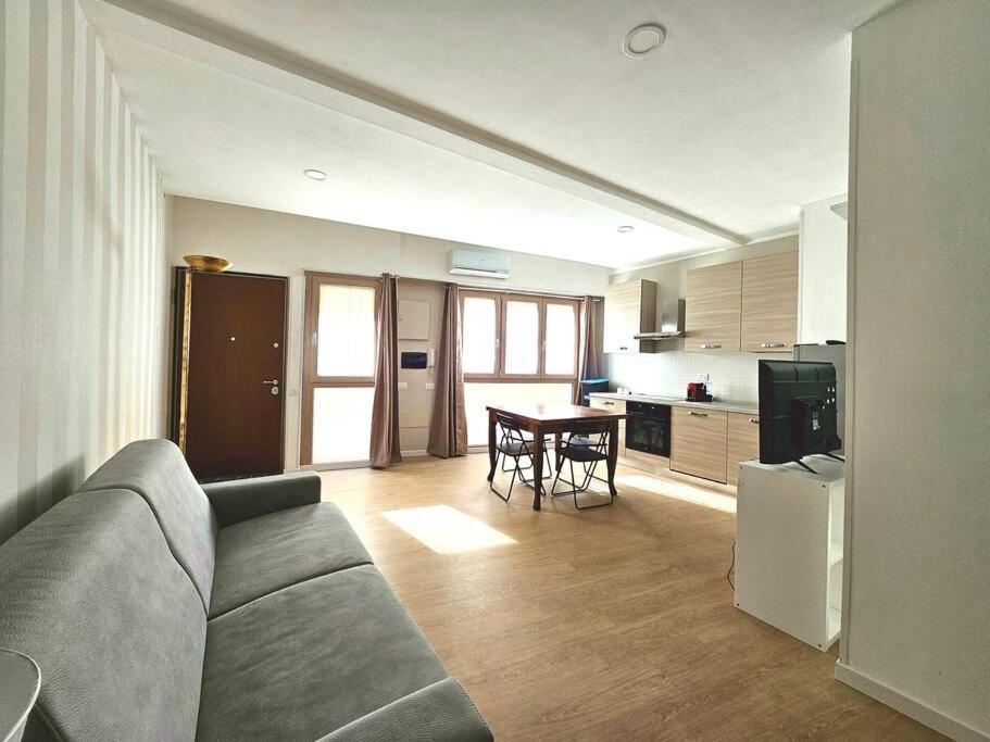 Covent Garden Apartment 2