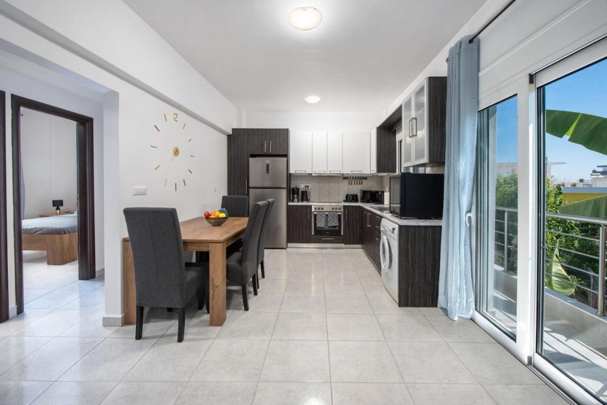 Rhodes Center 2-Bedroom Apartment