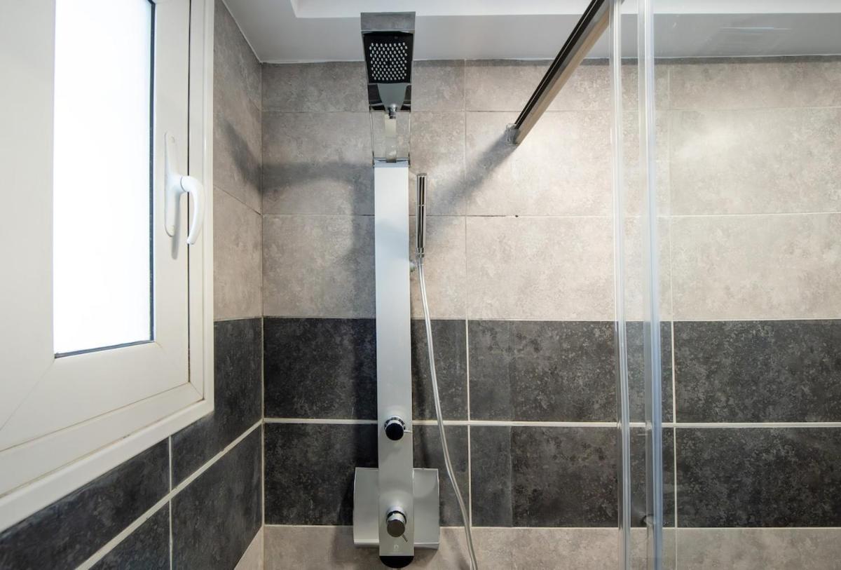 Rhodes Center 2-Bedroom Apartment 2