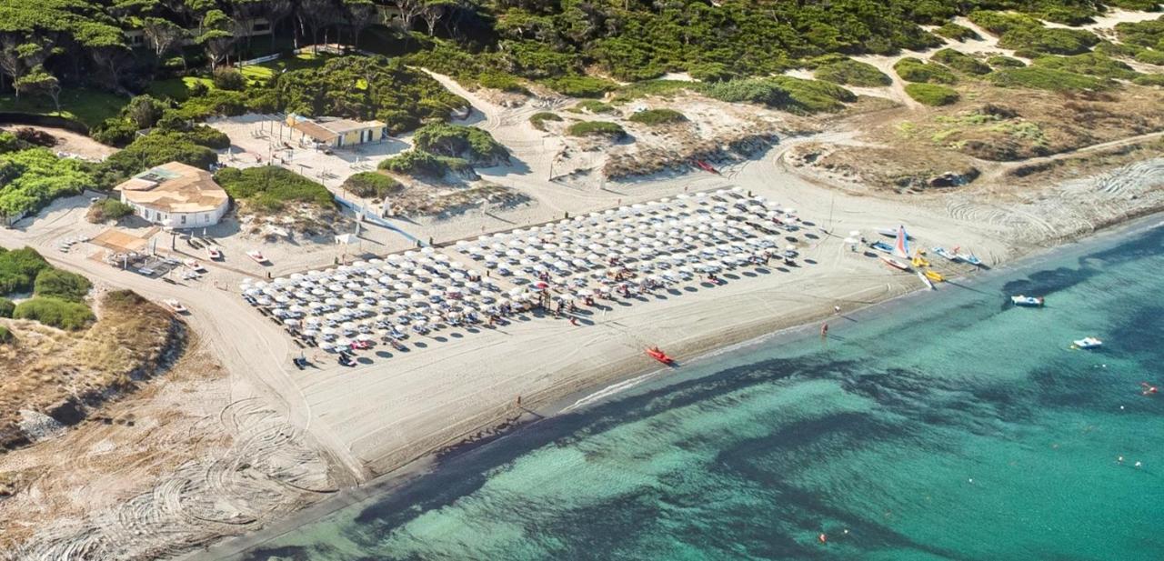 Hotel with Swimming Pool in Arborea Just 650 Meters From the Sea 2